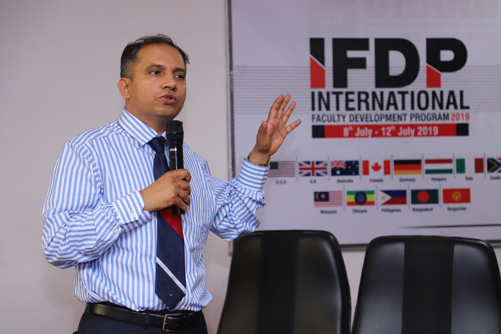 Dr. Suresh Sharma speaking at the International Faculty Development Program