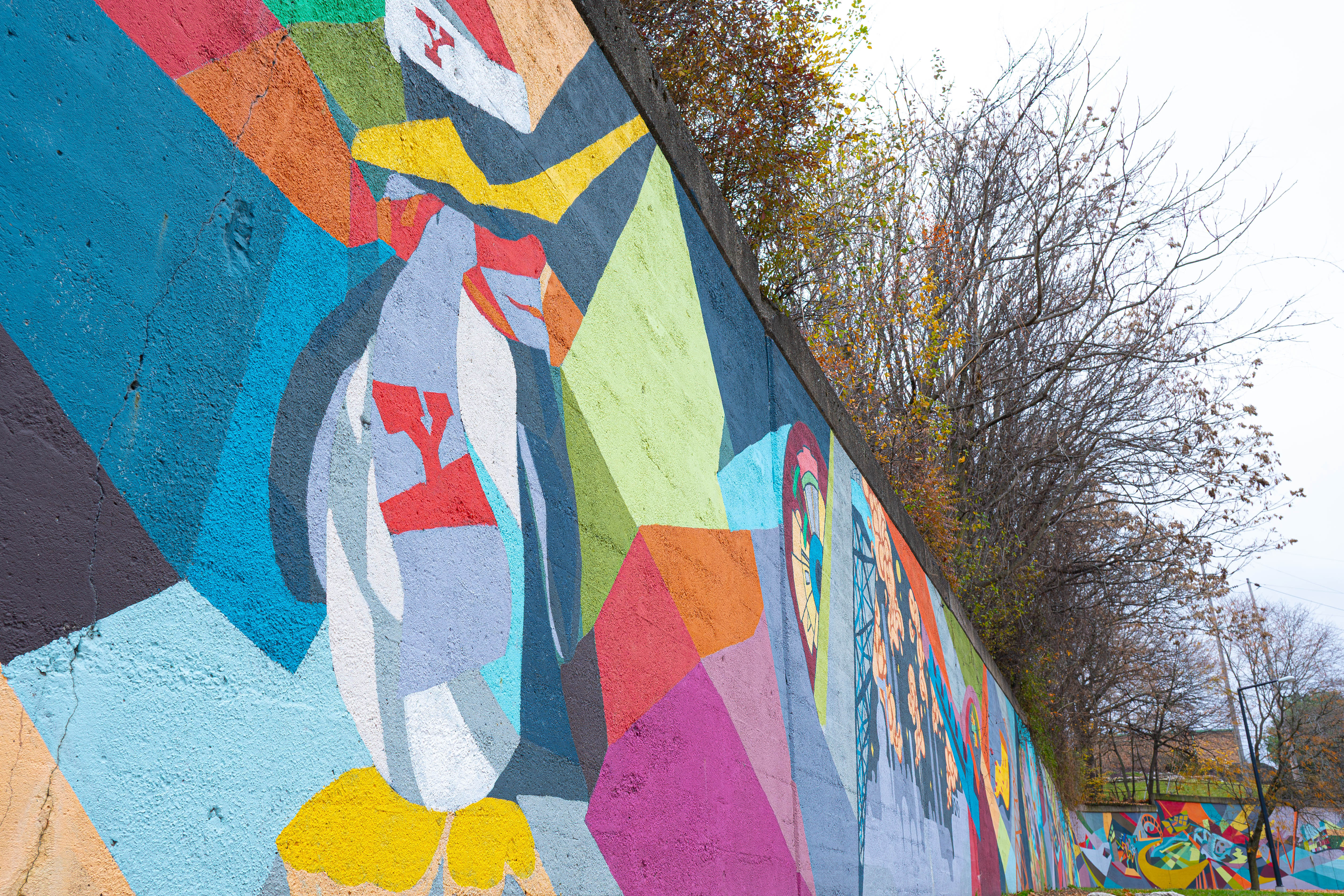 Photo of the Andrews Ave. mural
