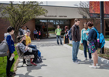 Students near front of kilcawley center entrance