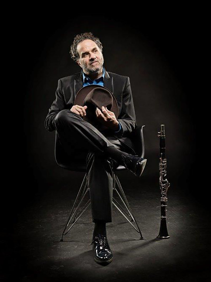 David Krakauer posing with his clarinet 