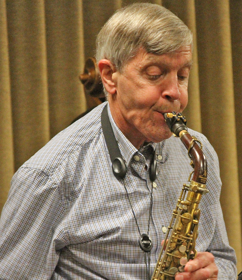 Jamey Aebersold playing saxophone 
