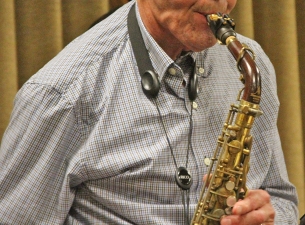 Jamey Aebersold playing saxophone 